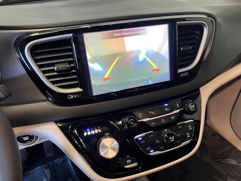 Chrysler Pacifica Touring L 2024