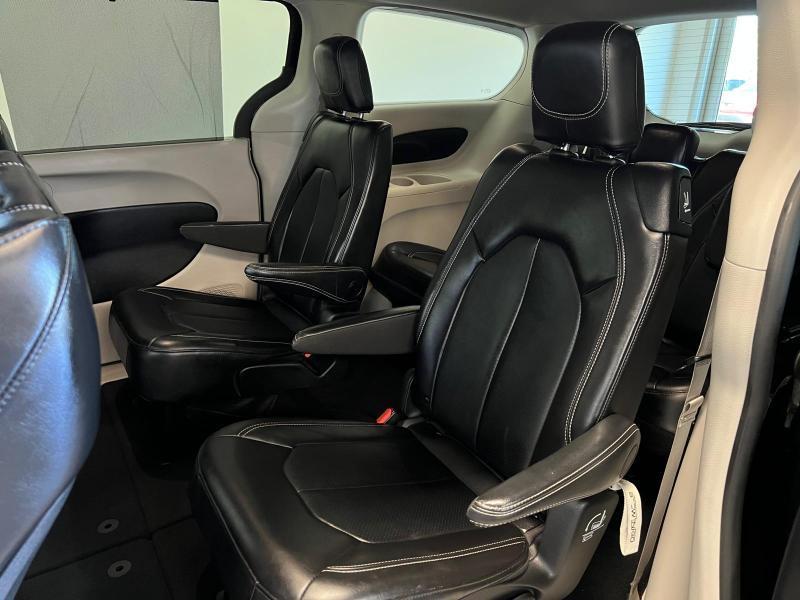 Chrysler Pacifica Touring L 2024