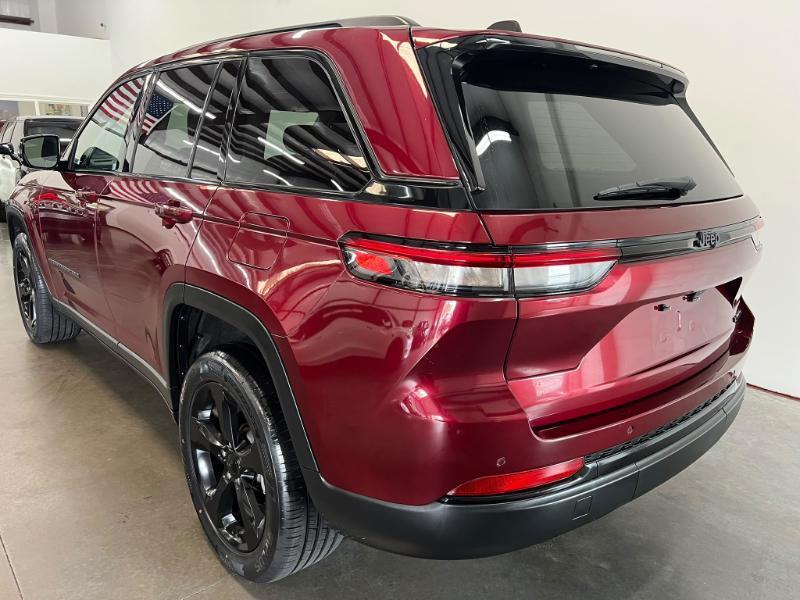 Jeep Grand Cherokee Limited 2WD 2023