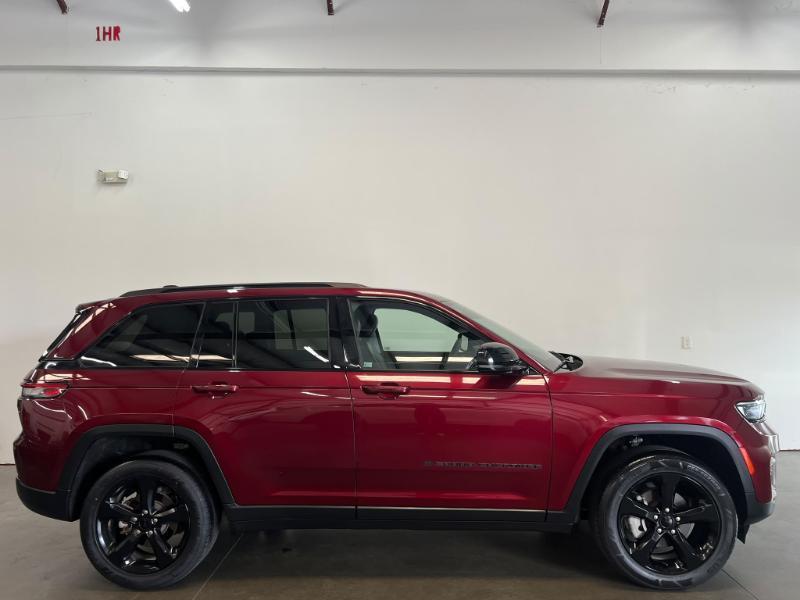 Jeep Grand Cherokee Limited 2WD 2023