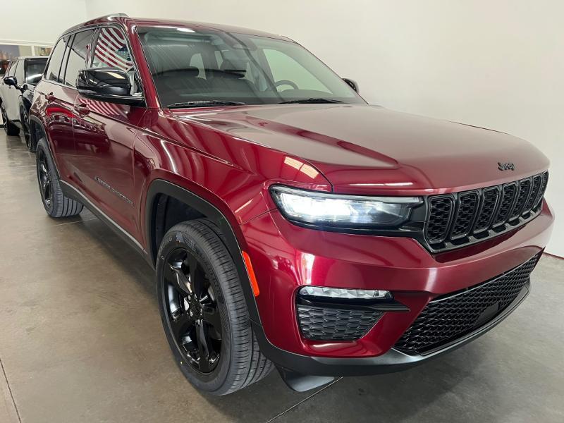 Jeep Grand Cherokee Limited 2WD 2023