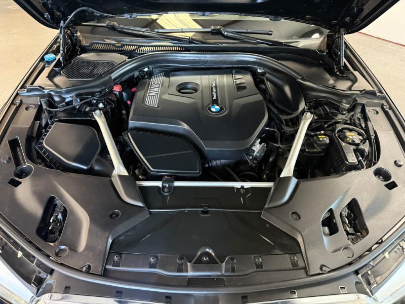 BMW 5-Series 530i 2019
