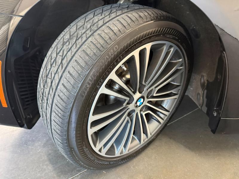 BMW 5-Series 530i 2019