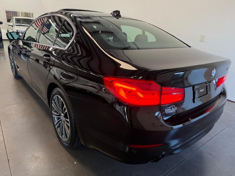 BMW 5-Series 530i 2019