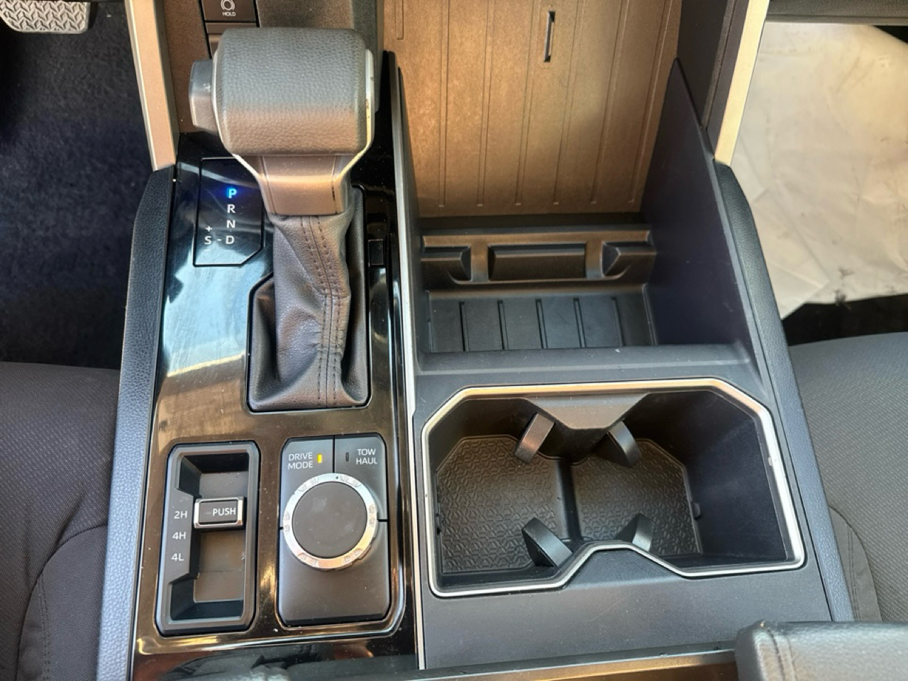 Toyota Tundra SR5 CrewMax 4WD Long Bed 2024 Toyota Tundra SR5 CrewMax 4WD Long Bed 2024