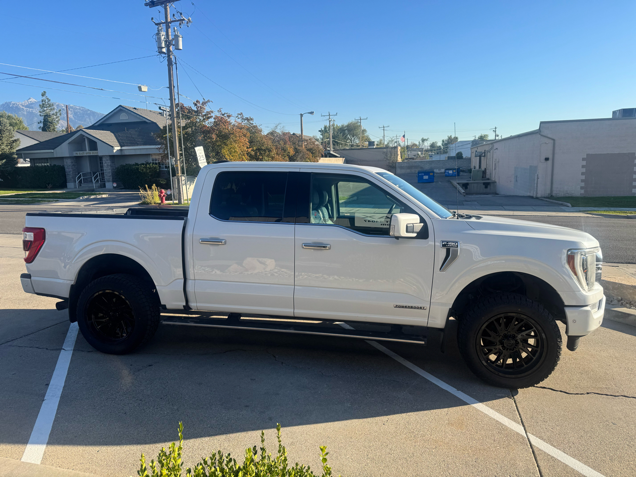 Ford F-150 Limited 4WD SuperCrew 5.5' Box 2021 Ford F-150 Limited 4WD SuperCrew 5.5' Box 2021