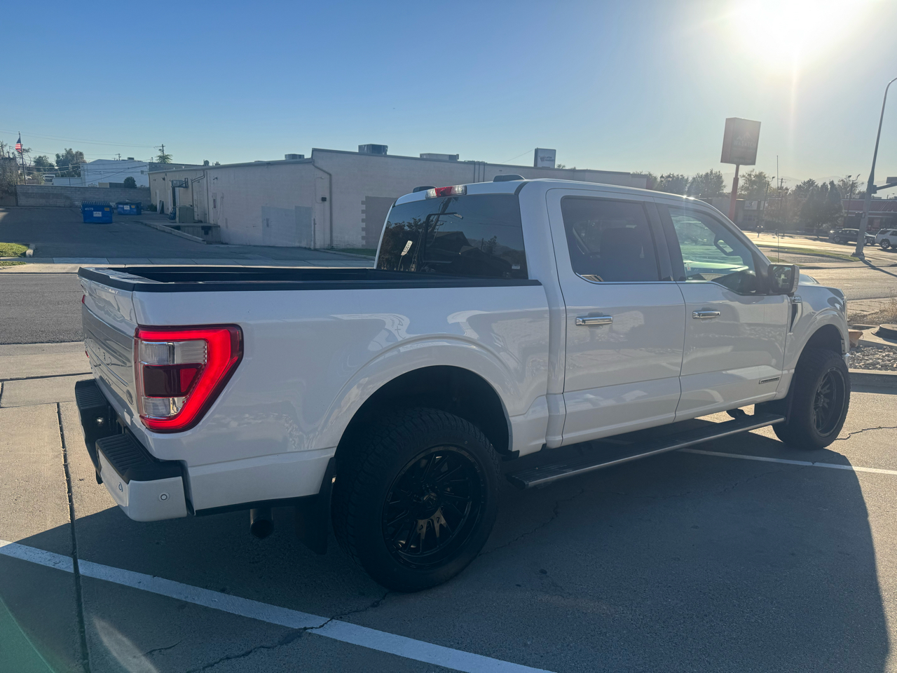 Ford F-150 Limited 4WD SuperCrew 5.5' Box 2021 Ford F-150 Limited 4WD SuperCrew 5.5' Box 2021