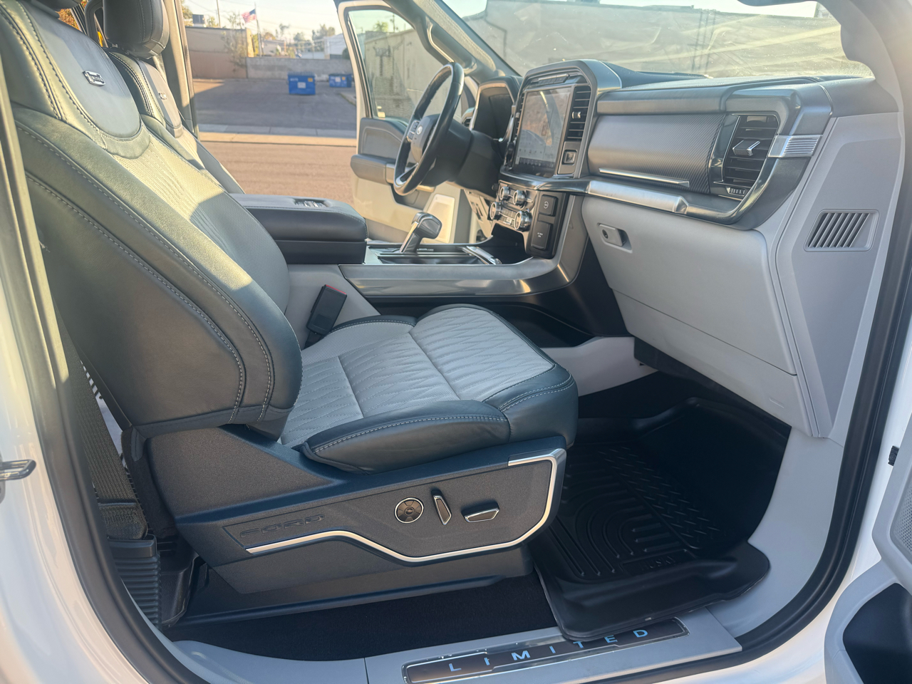 Ford F-150 Limited 4WD SuperCrew 5.5' Box 2021 Ford F-150 Limited 4WD SuperCrew 5.5' Box 2021