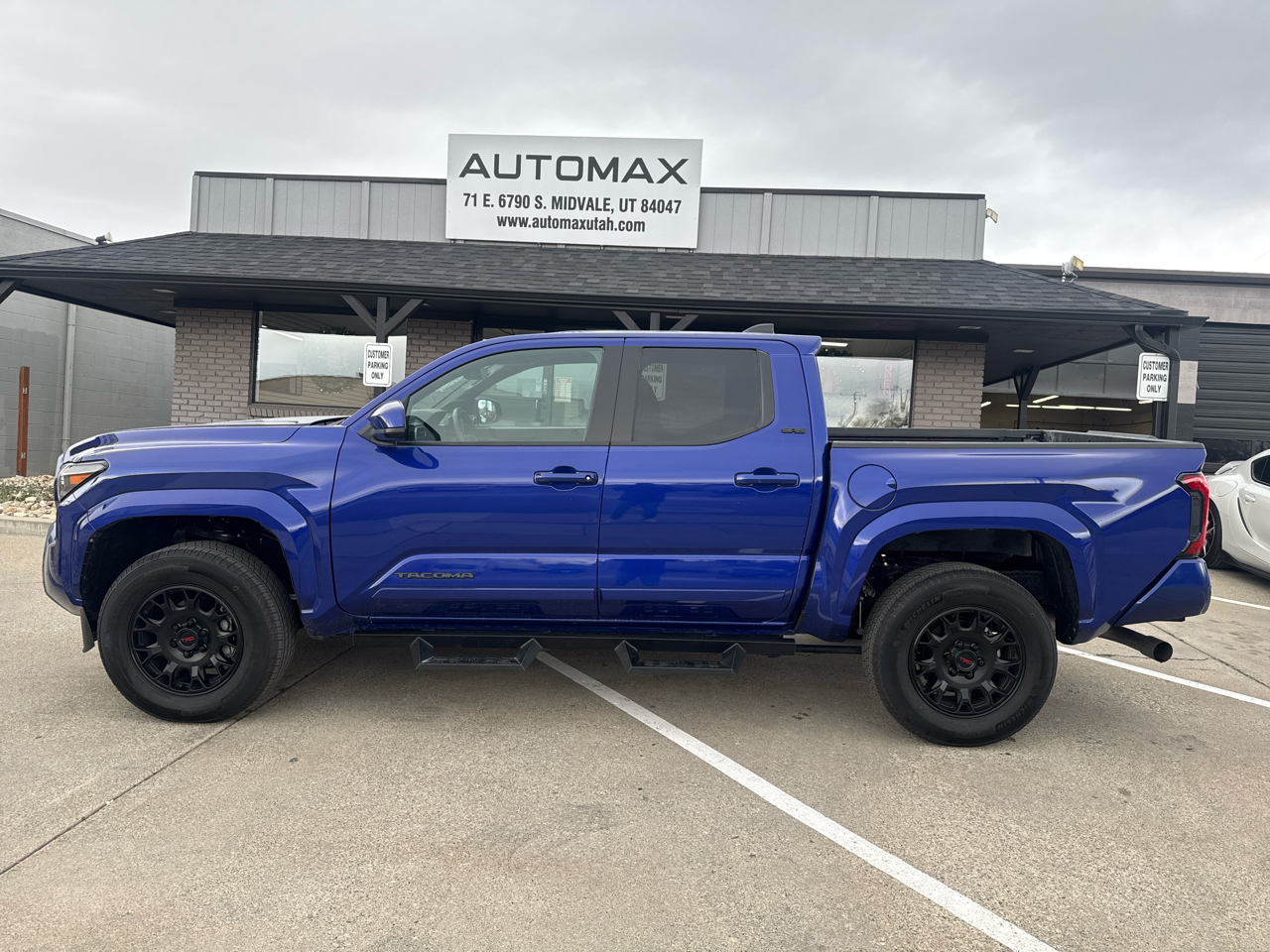 Toyota Tacoma SR5 Dbl Cab 4WD at 2024
