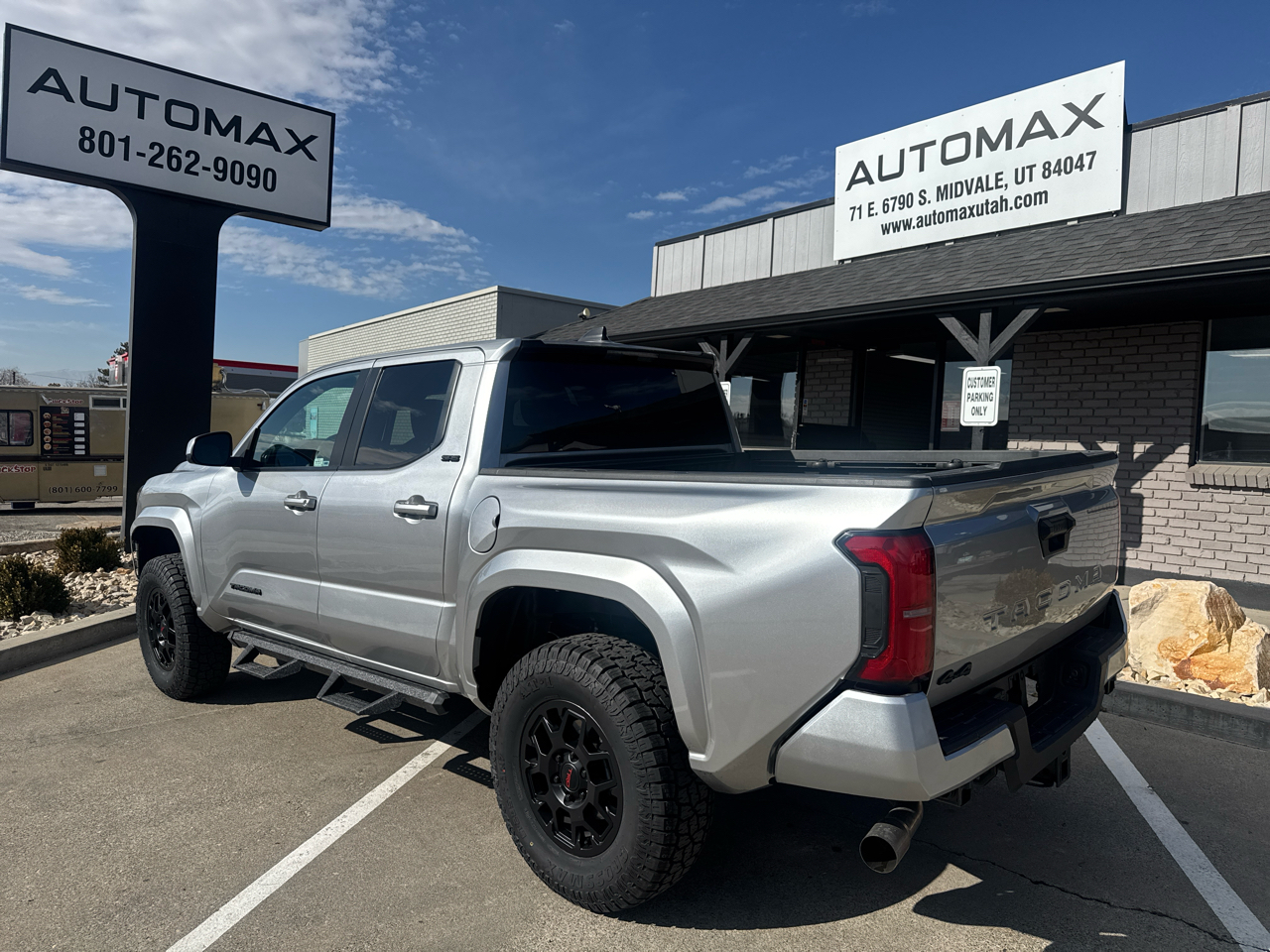 Toyota Tacoma SR5 Dbl Cab 4WD at 2025