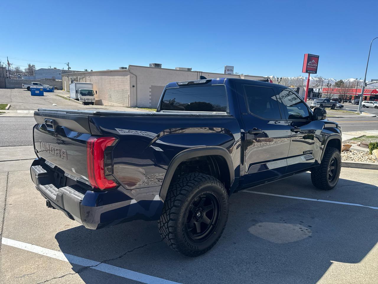 Toyota Tundra SR5 CrewMax 4WD 2022