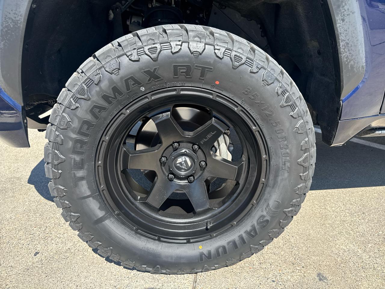 Toyota Tundra SR5 CrewMax 4WD 2022