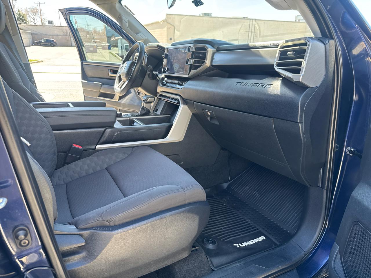 Toyota Tundra SR5 CrewMax 4WD 2022