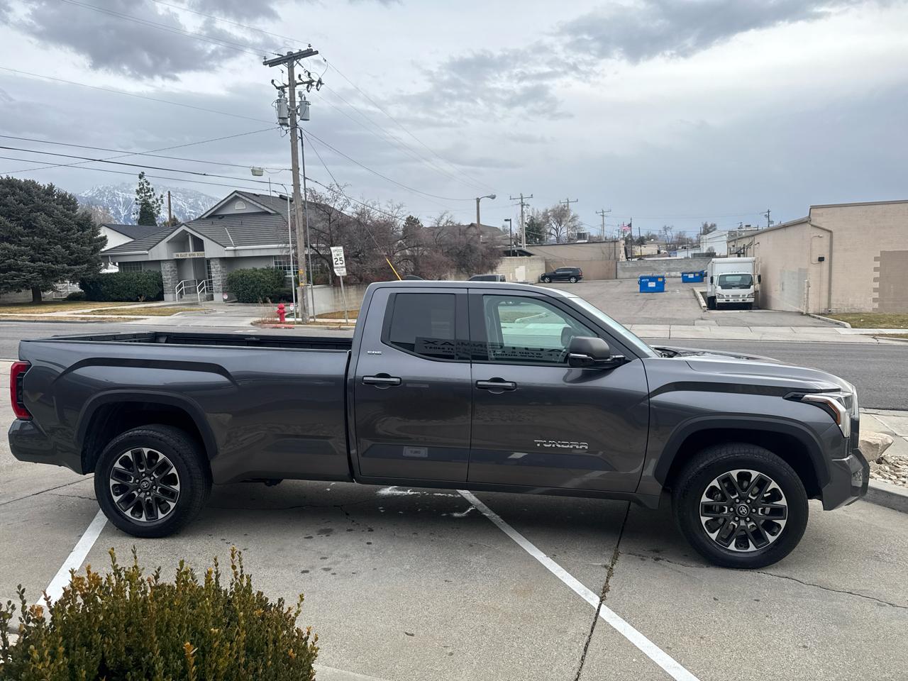 Toyota Tundra SR5 Double Cab 4WD Long Bed 2023