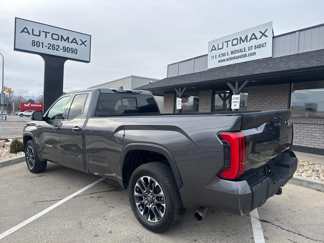 Toyota Tundra SR5 Double Cab 4WD Long Bed 2023