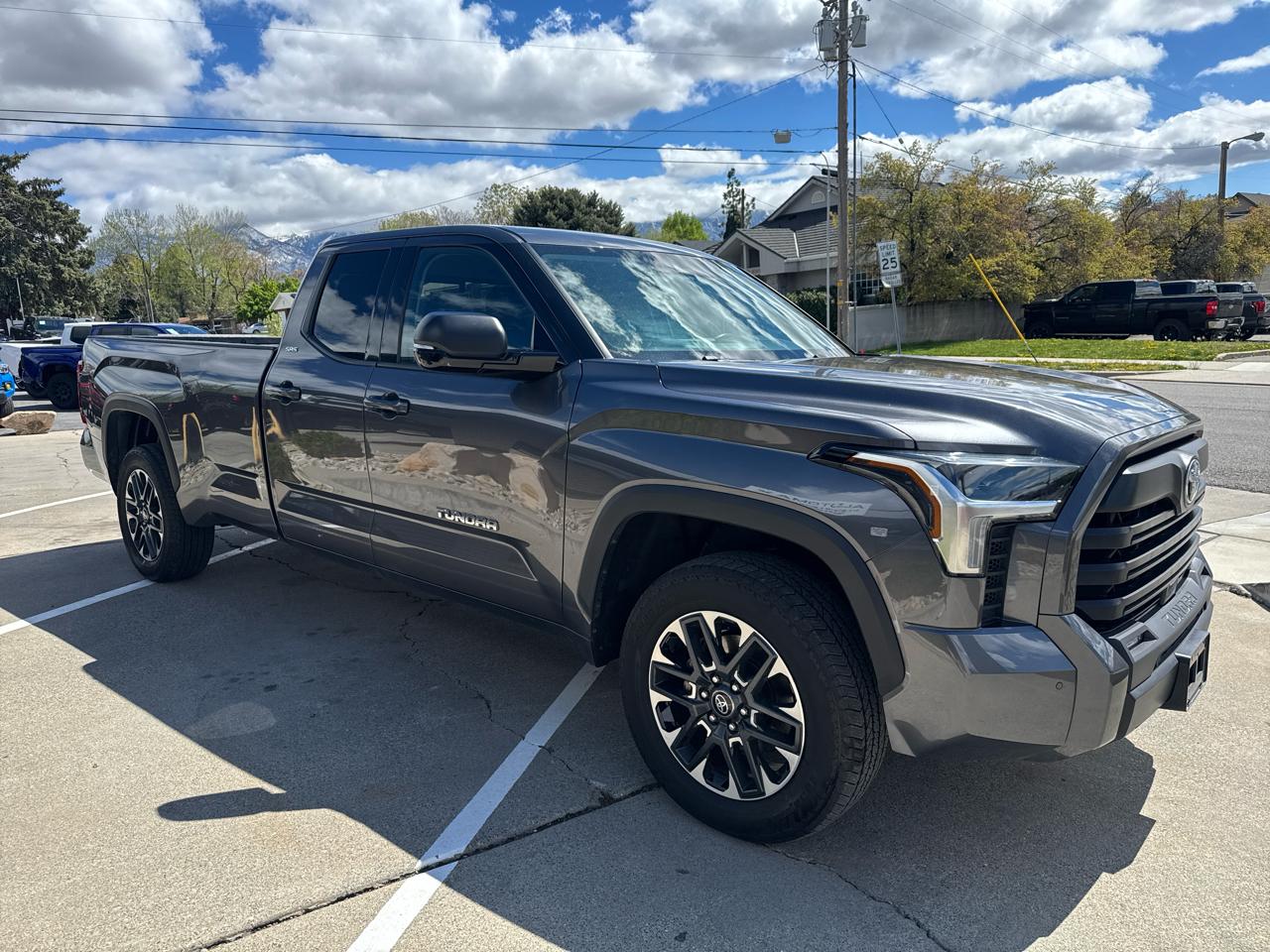 Toyota Tundra SR5 Double Cab 4WD Long Bed 2023