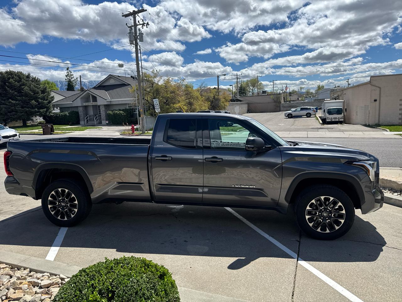 Toyota Tundra SR5 Double Cab 4WD Long Bed 2023
