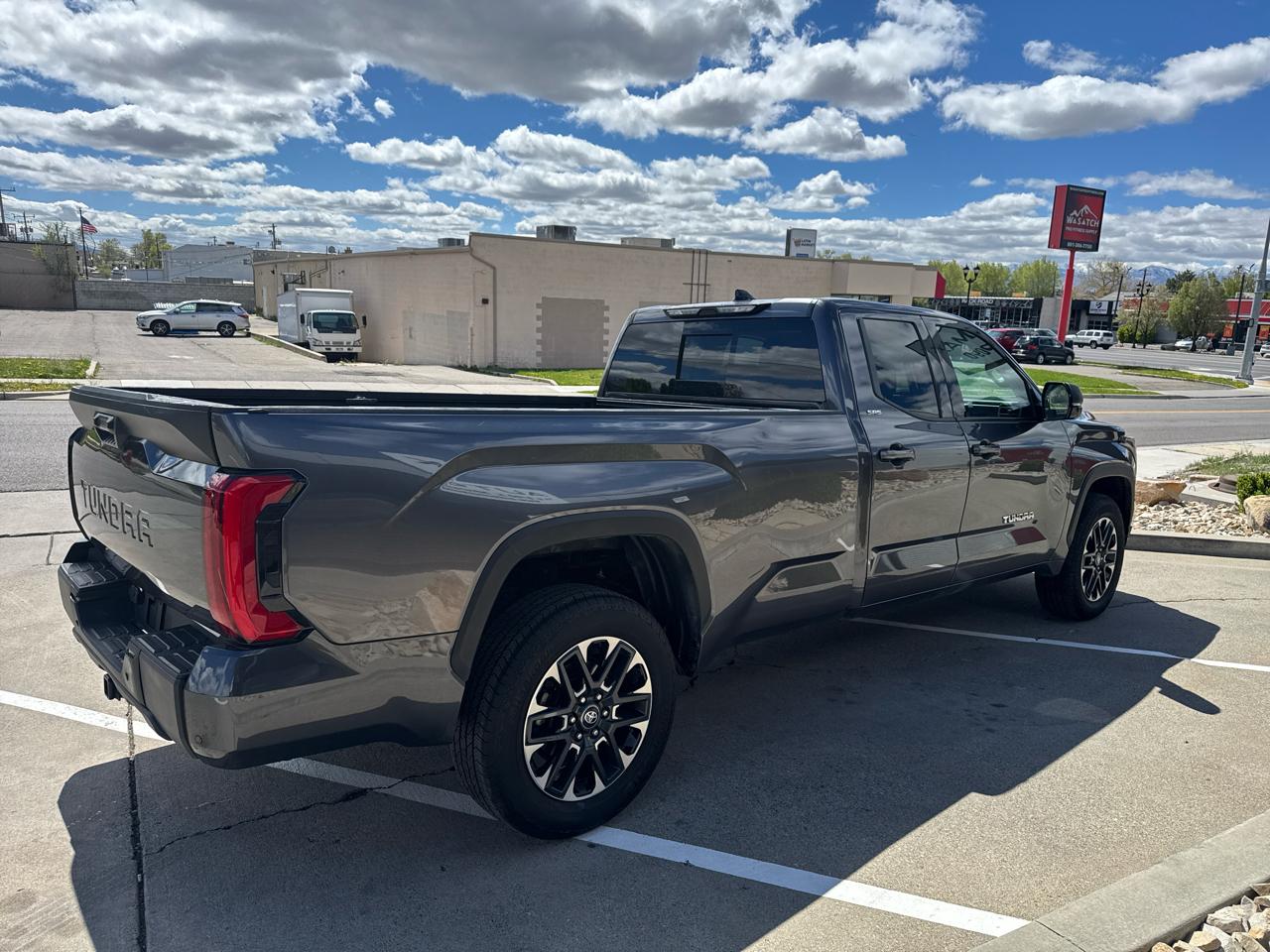Toyota Tundra SR5 Double Cab 4WD Long Bed 2023