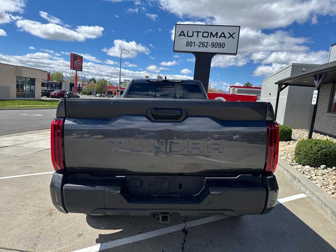 Toyota Tundra SR5 Double Cab 4WD Long Bed 2023