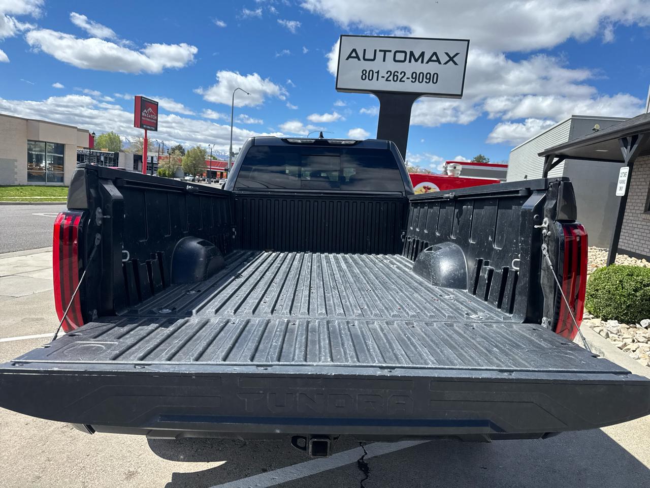 Toyota Tundra SR5 Double Cab 4WD Long Bed 2023