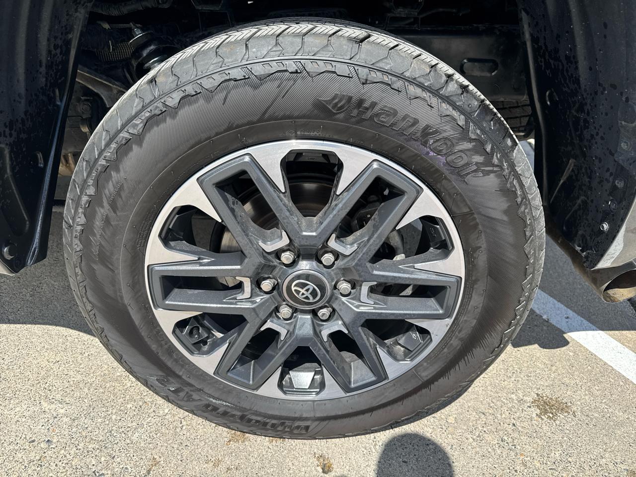 Toyota Tundra SR5 Double Cab 4WD Long Bed 2023