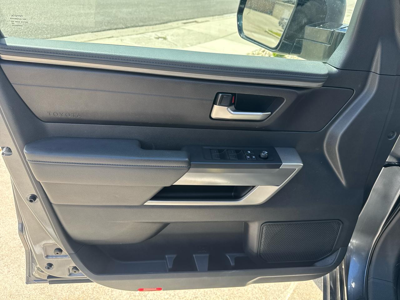 Toyota Tundra SR5 Double Cab 4WD Long Bed 2023