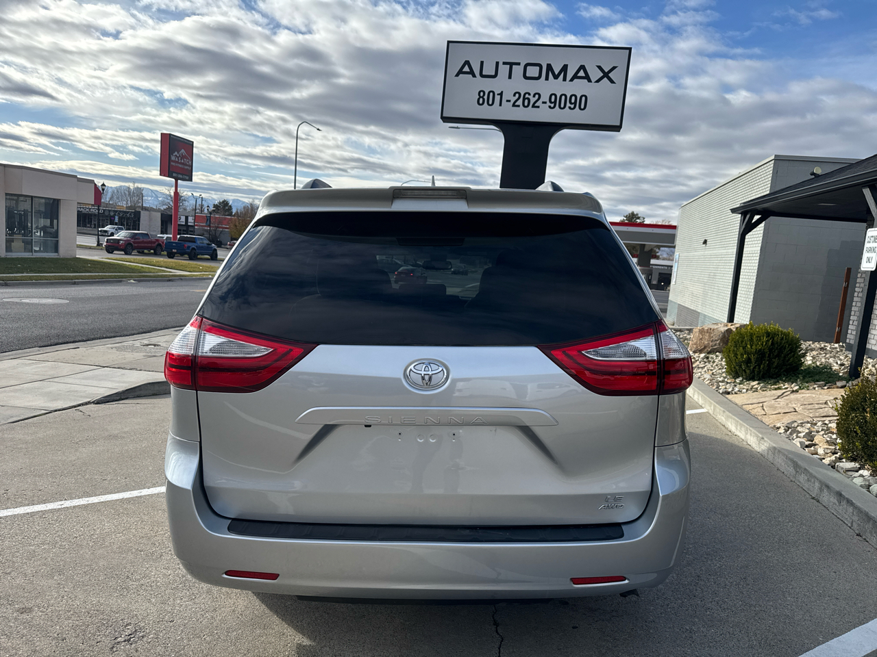 Toyota Sienna LE 7-Passenger AWD 2019