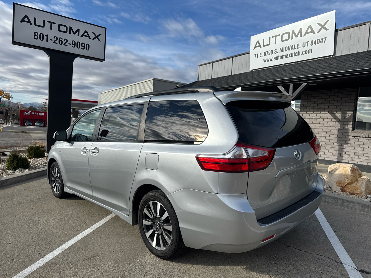 Toyota Sienna LE 7-Passenger AWD 2019