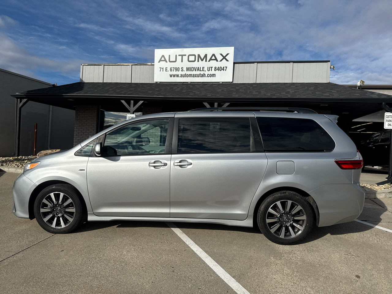 Toyota Sienna LE 7-Passenger AWD 2019