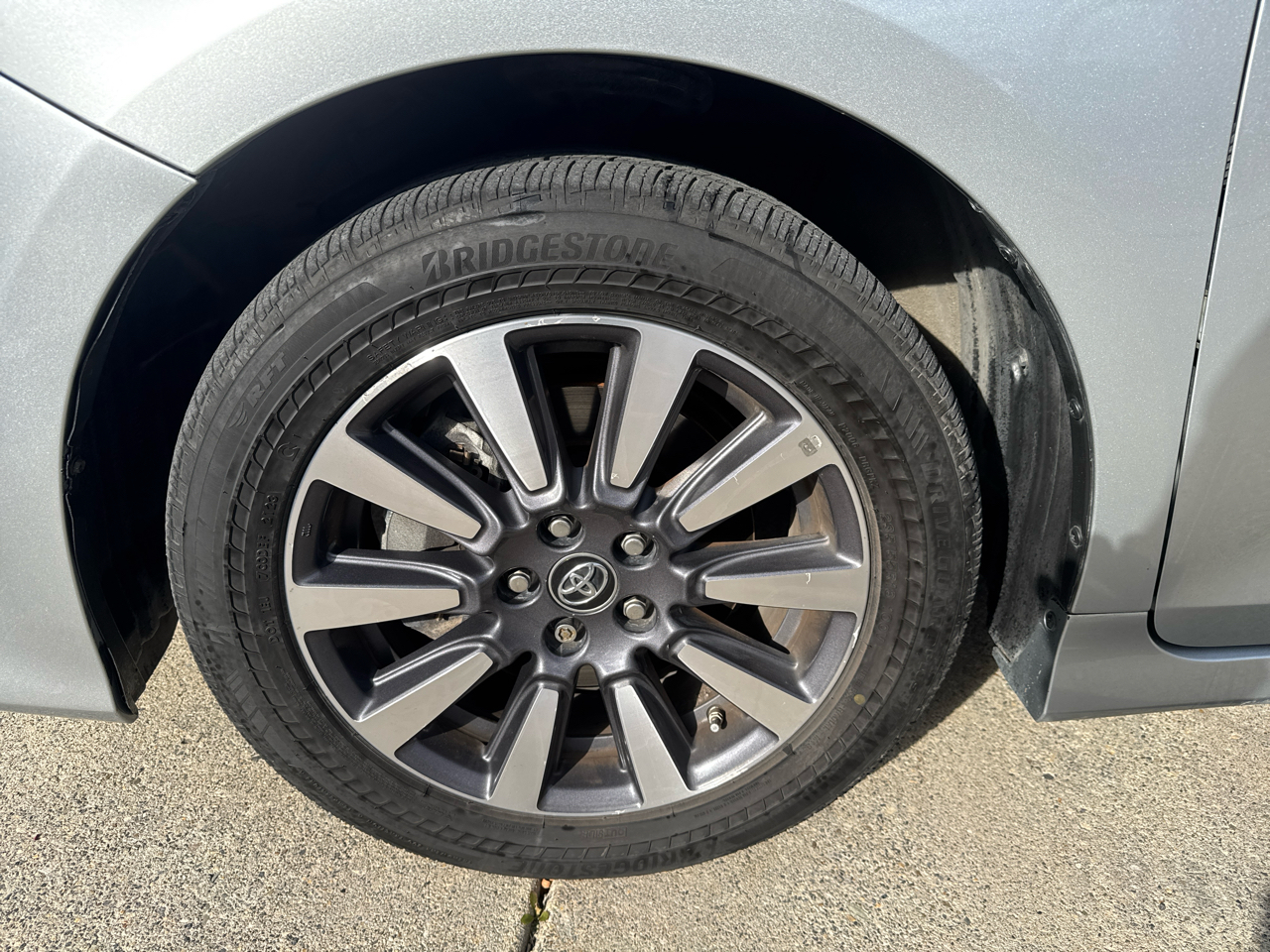 Toyota Sienna LE 7-Passenger AWD 2019