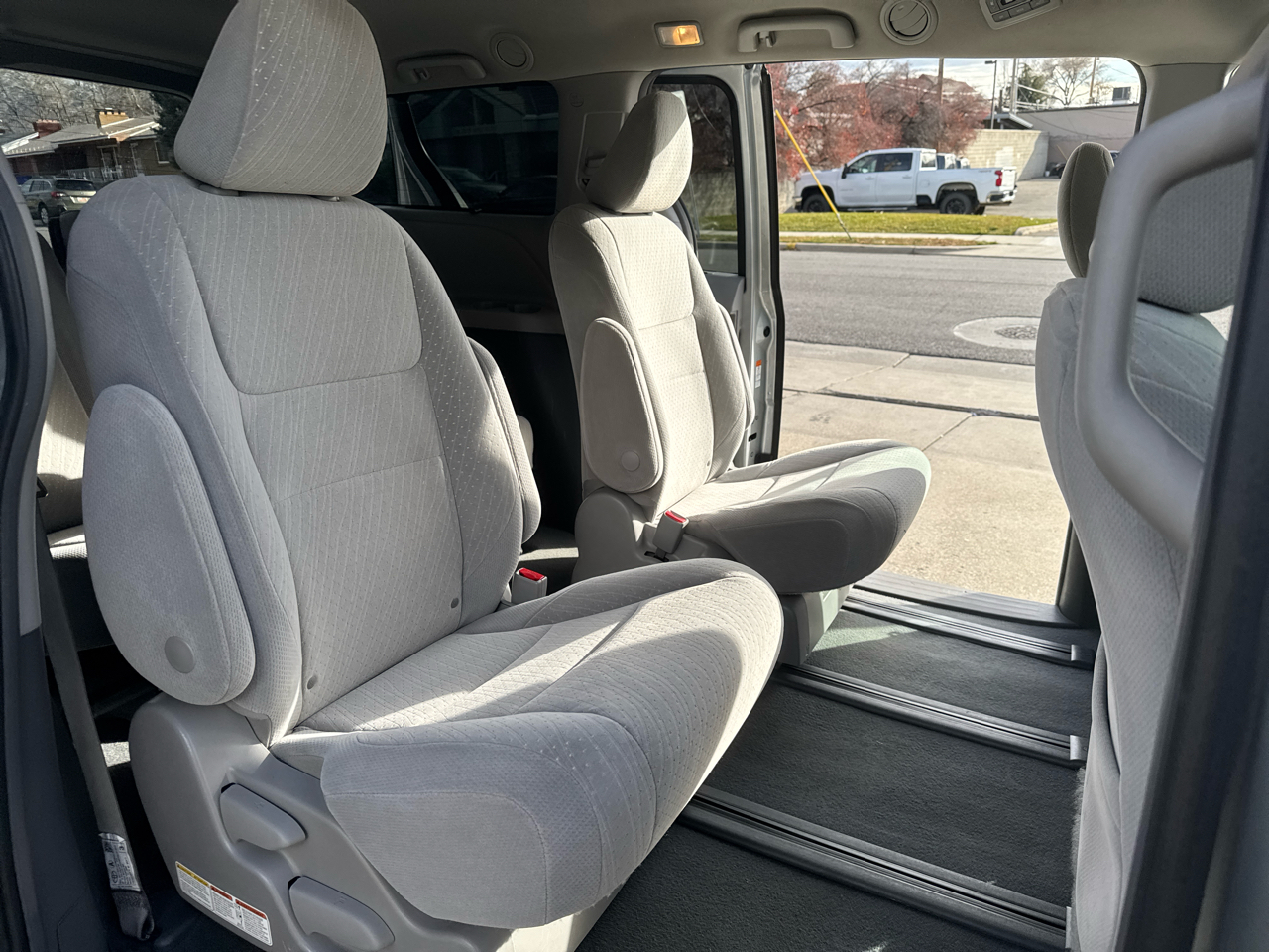 Toyota Sienna LE 7-Passenger AWD 2019