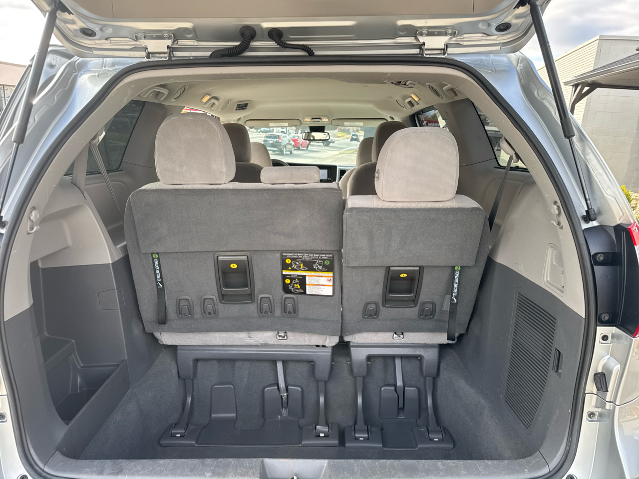Toyota Sienna LE 7-Passenger AWD 2019