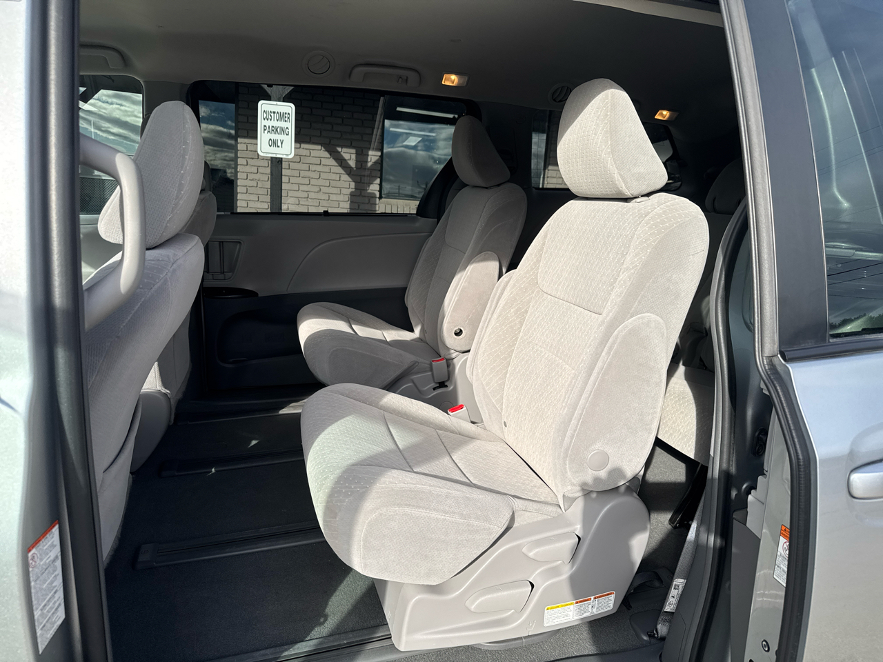 Toyota Sienna LE 7-Passenger AWD 2019