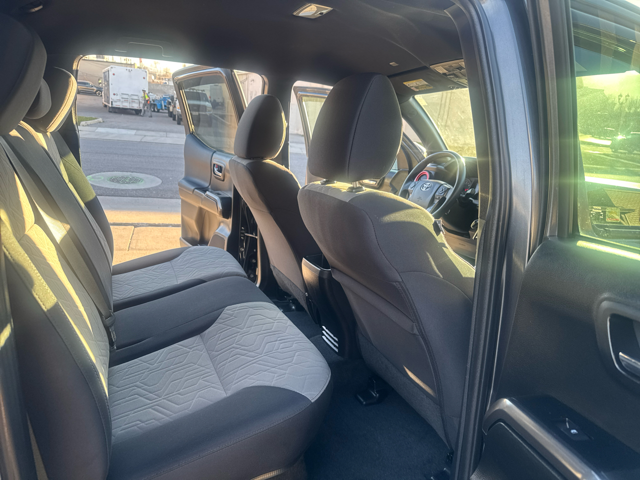 Toyota Tacoma TRD Off Road Double Cab 6' Bed V6 4x4 AT (Natl) 2021