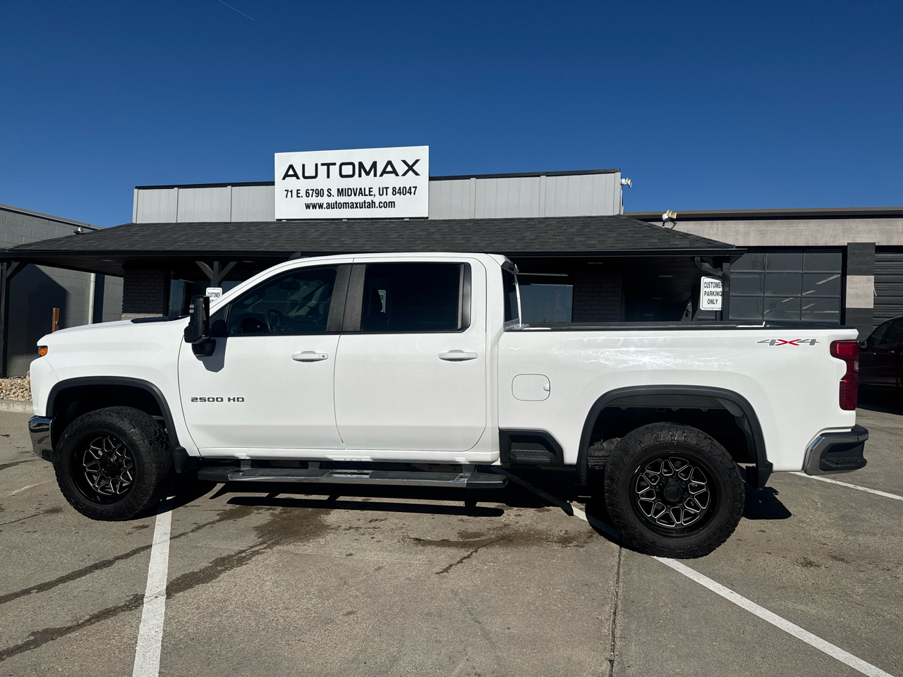 Chevrolet Silverado 2500HD LT Crew Cab Short Box 4WD 2023