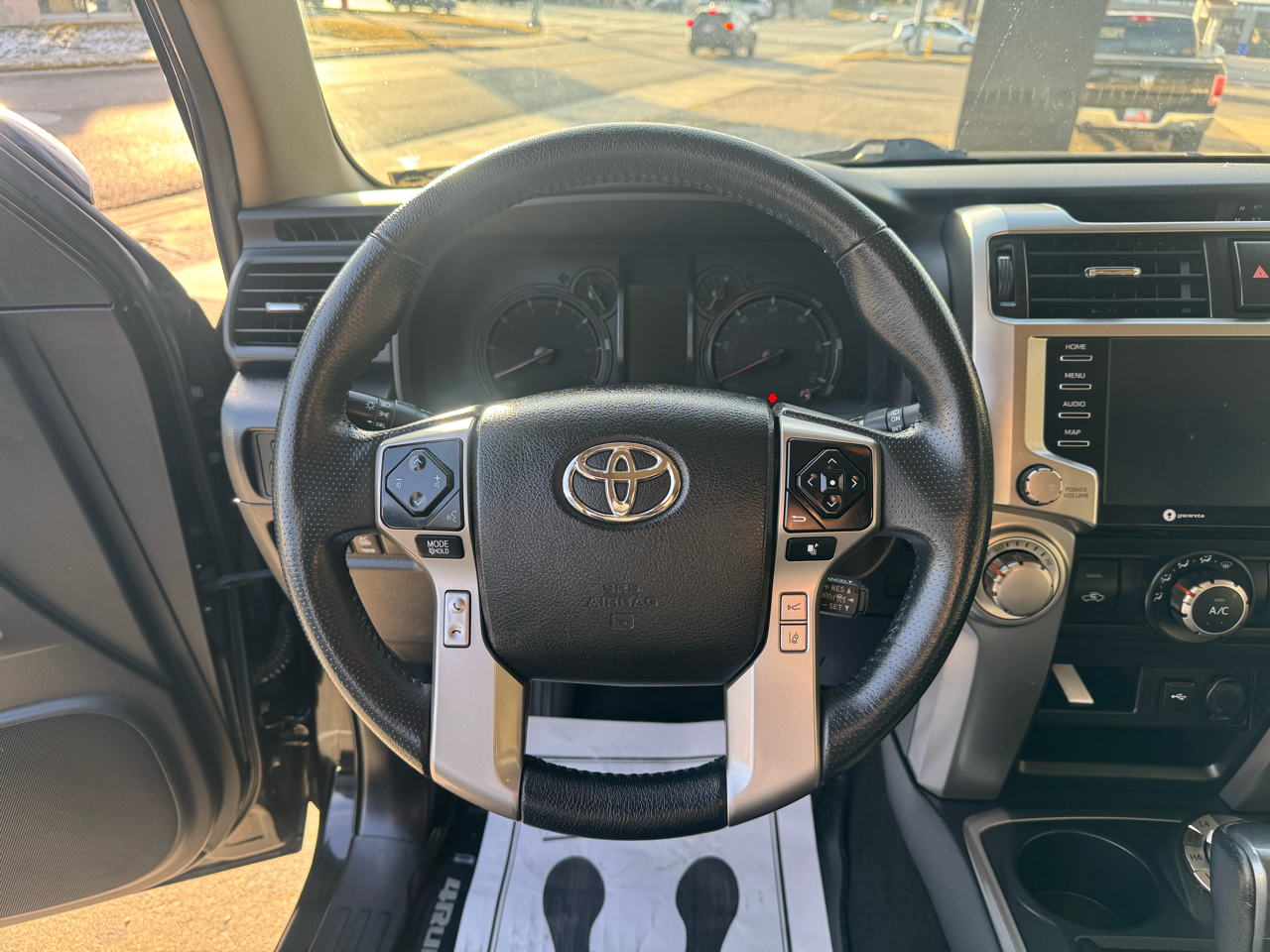 Toyota 4Runner SR5 4WD 2020