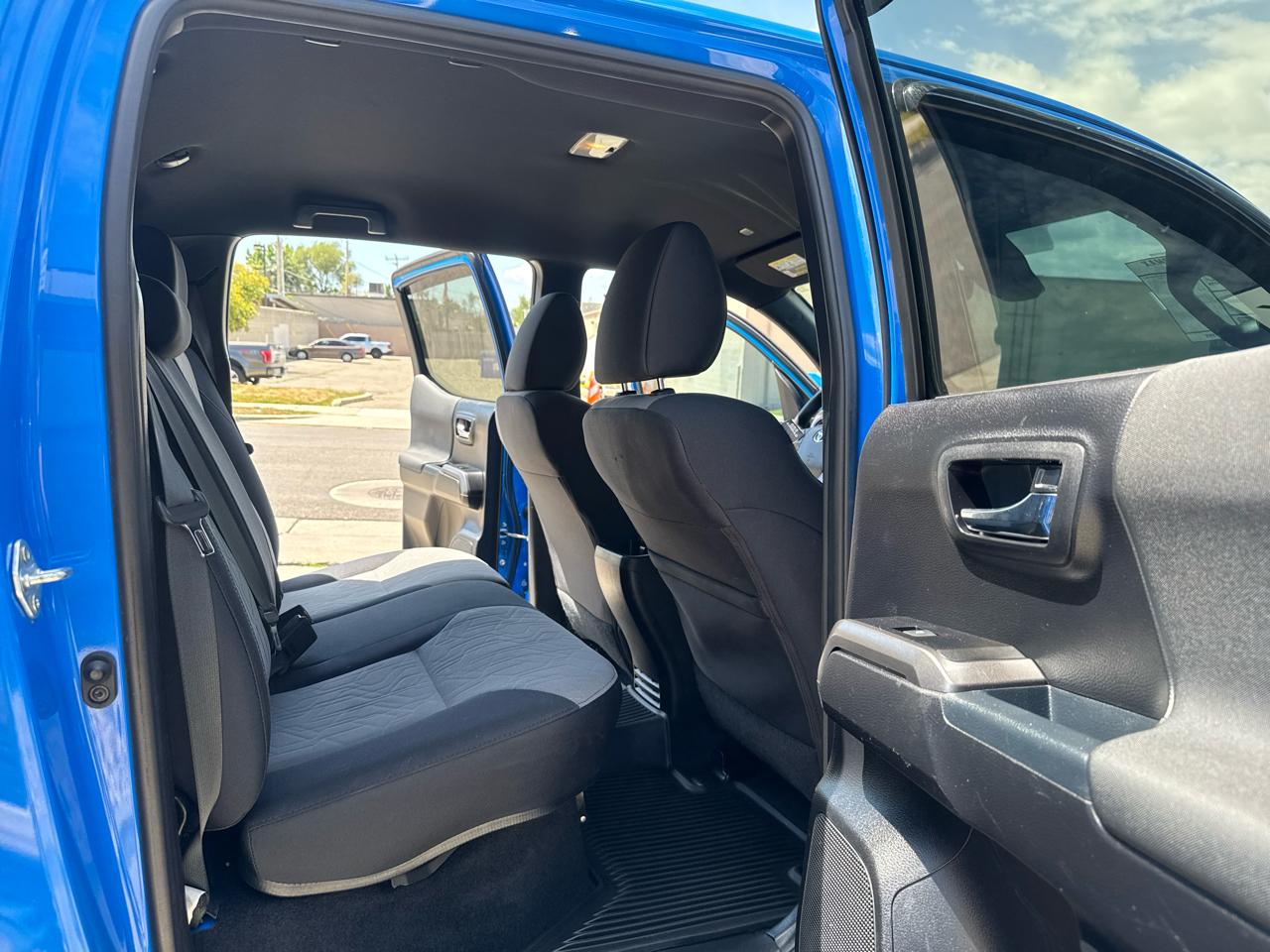 Toyota Tacoma TRD Off Road Double Cab 5' Bed V6 4x4 AT (Natl) 2021