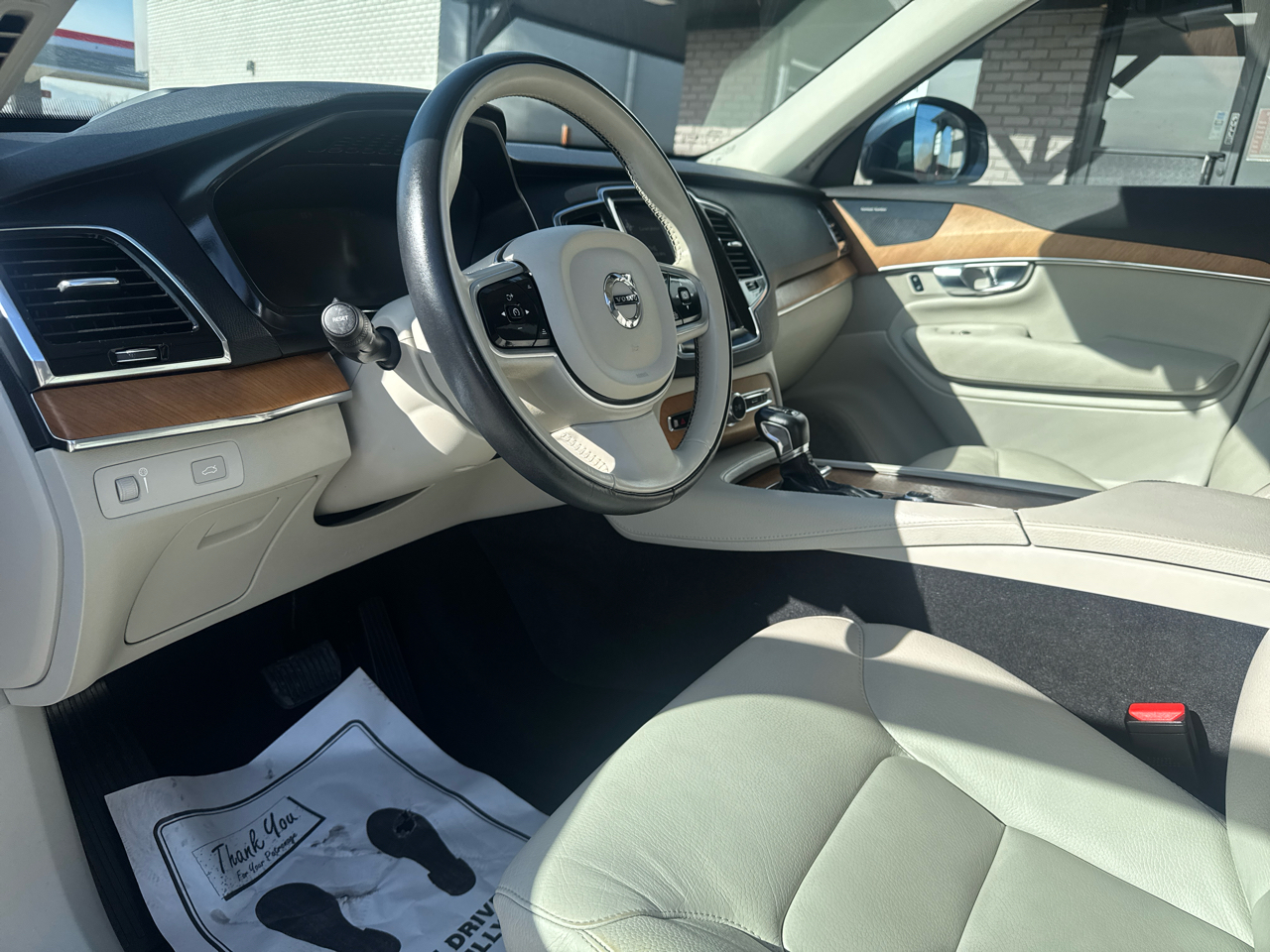 Volvo XC90 T6 Momentum AWD 2022