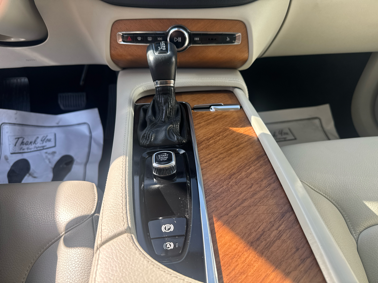 Volvo XC90 T6 Momentum AWD 2022