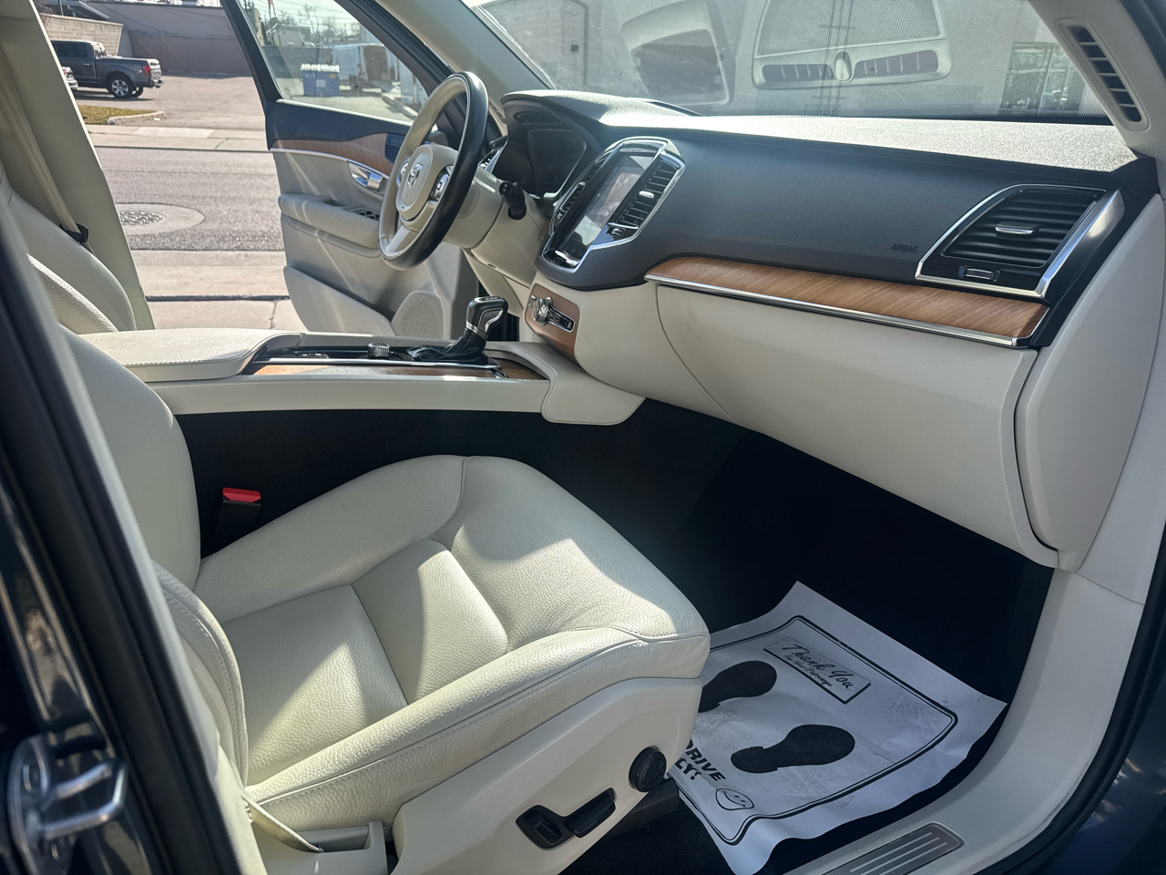 Volvo XC90 T6 Momentum AWD 2022