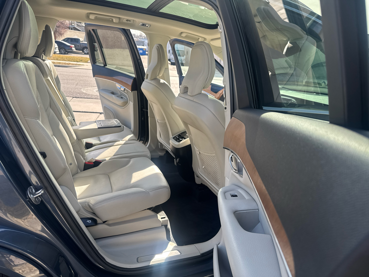 Volvo XC90 T6 Momentum AWD 2022