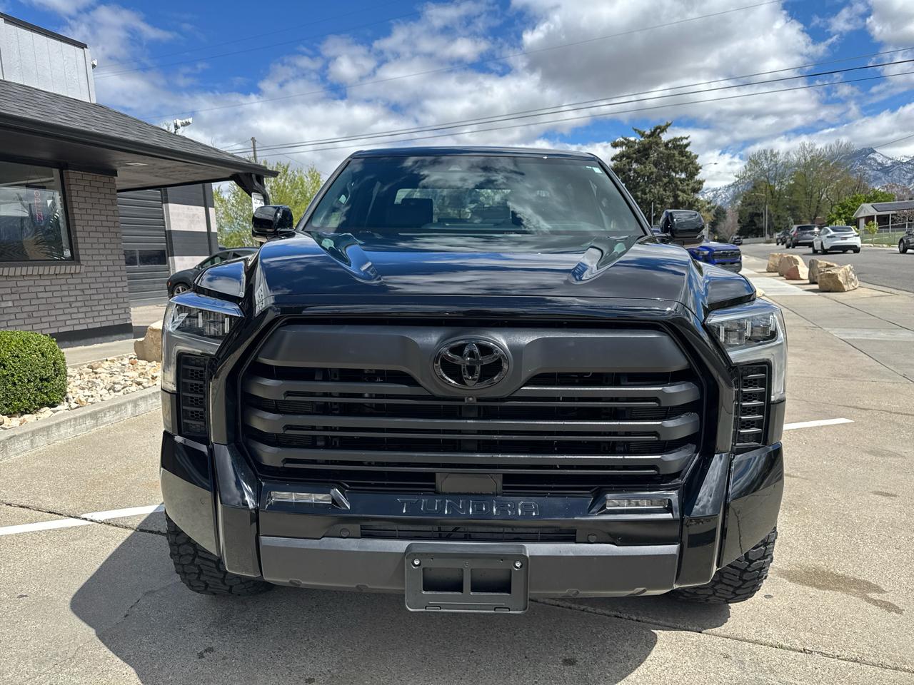 Toyota Tundra Limited CrewMax 4WD Long Bed 2025