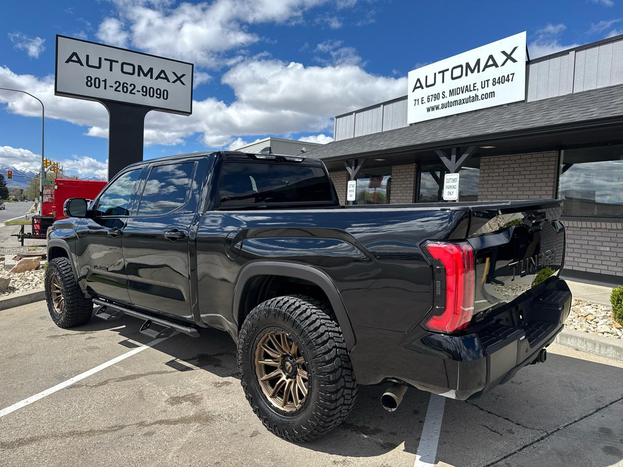 Toyota Tundra Limited CrewMax 4WD Long Bed 2025