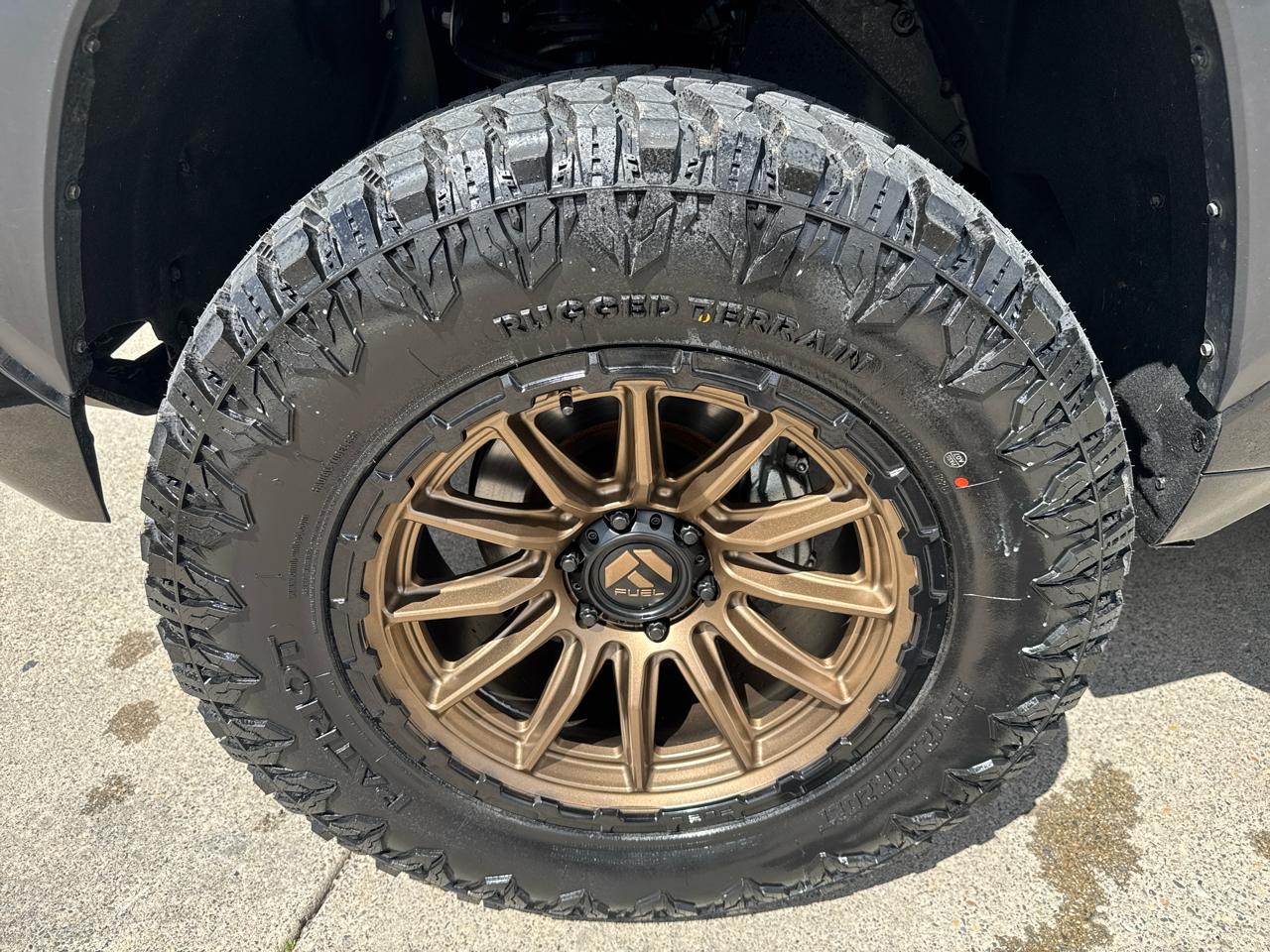 Toyota Tundra Limited CrewMax 4WD Long Bed 2025