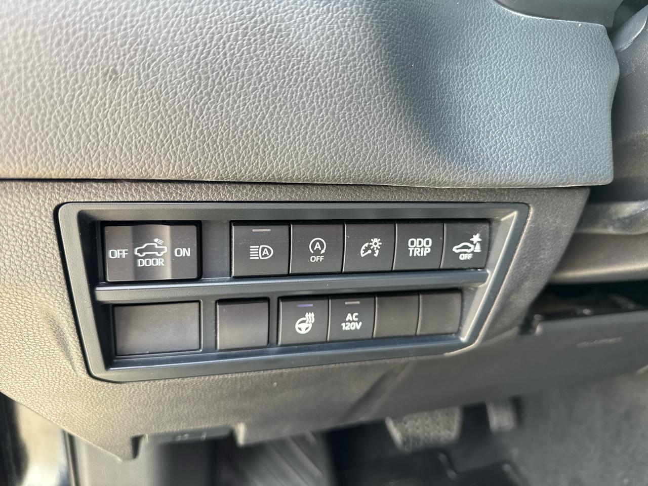 Toyota Tundra Limited CrewMax 4WD Long Bed 2025