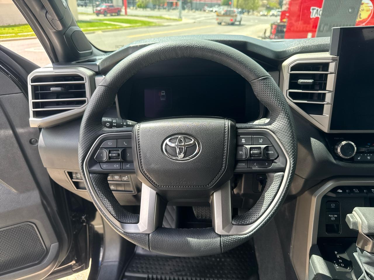 Toyota Tundra Limited CrewMax 4WD Long Bed 2025