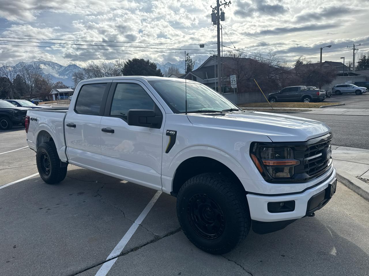 Ford F-150 STX SuperCrew 4WD 2024