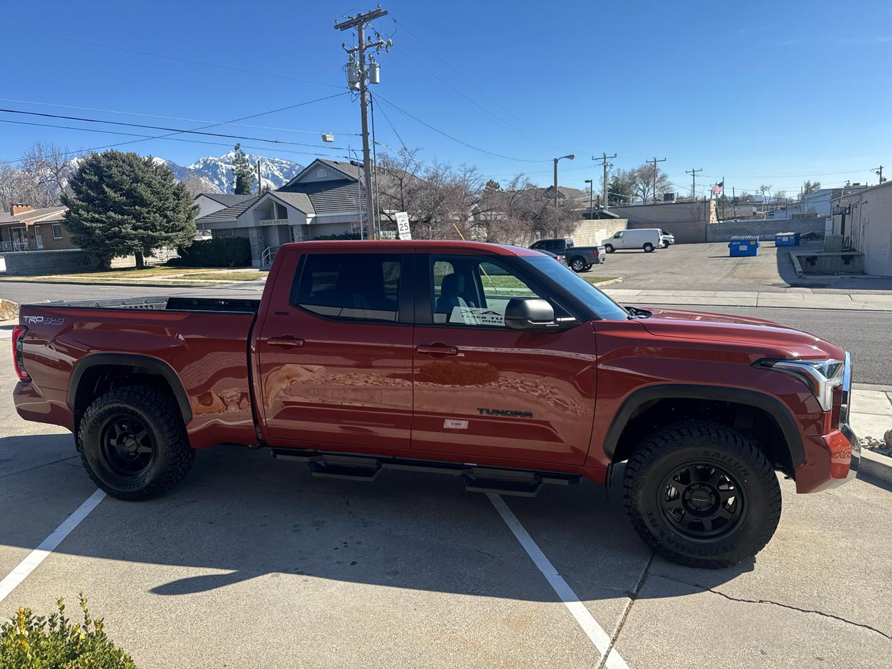 Toyota Tundra SR5 CrewMax 4WD Long Bed 2025