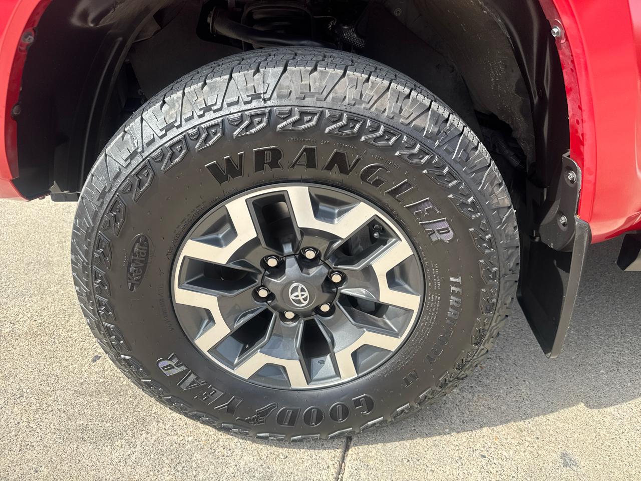 Toyota Tacoma TRD Sport Double Cab 6' Bed V6 4x4 AT (Natl) 2020