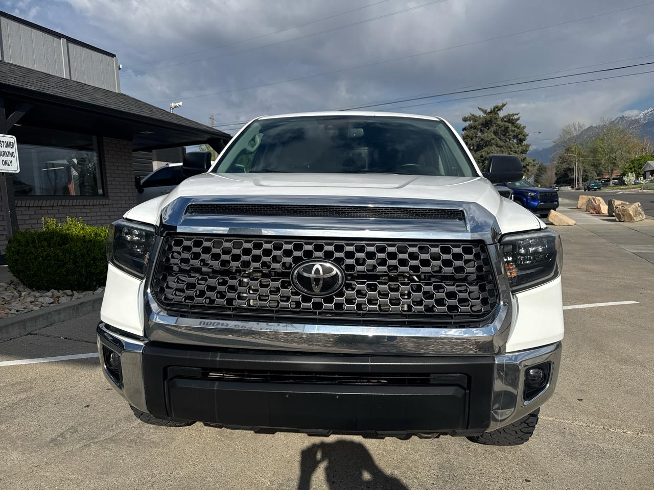Toyota Tundra SR5 5.7L V8 CrewMax 4WD 2020